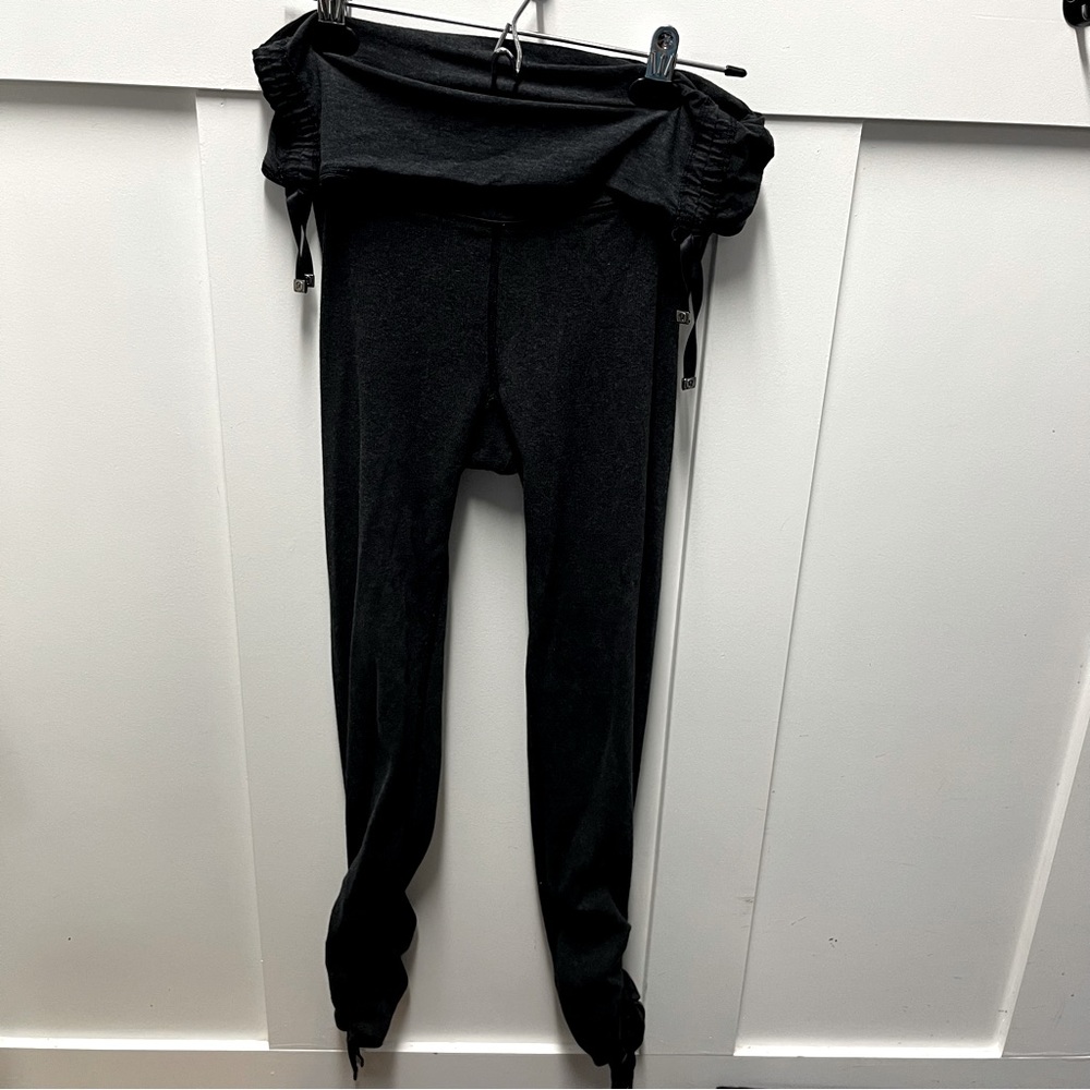 Lululemon grey leggings‎ size 6